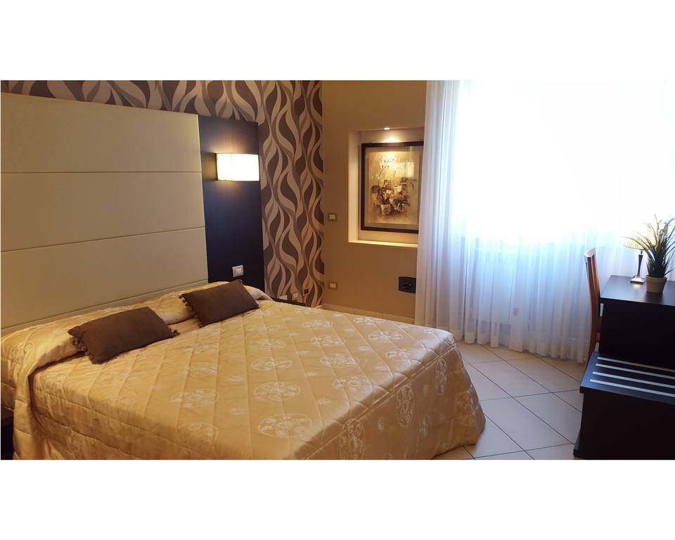 B&B Emozioni Romane Phòng bức ảnh